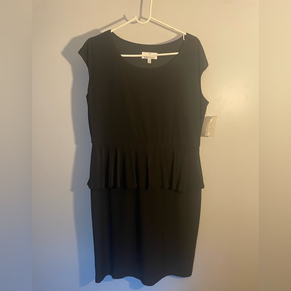 Ronni Nicole Black short sleeve dress w peplum 16 NWT